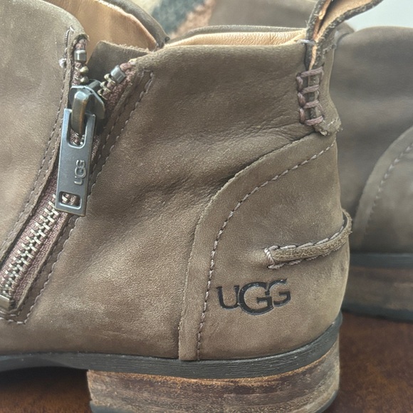 UGG Women's tan  Aureo ll ankle  Boots - Picture 2 of 8